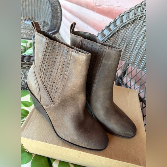 Lucky Brand Fall Wilano Suede Desert Palm Career Stacked Wedge Heel Boots NWT 10 - Picture 7 of 12